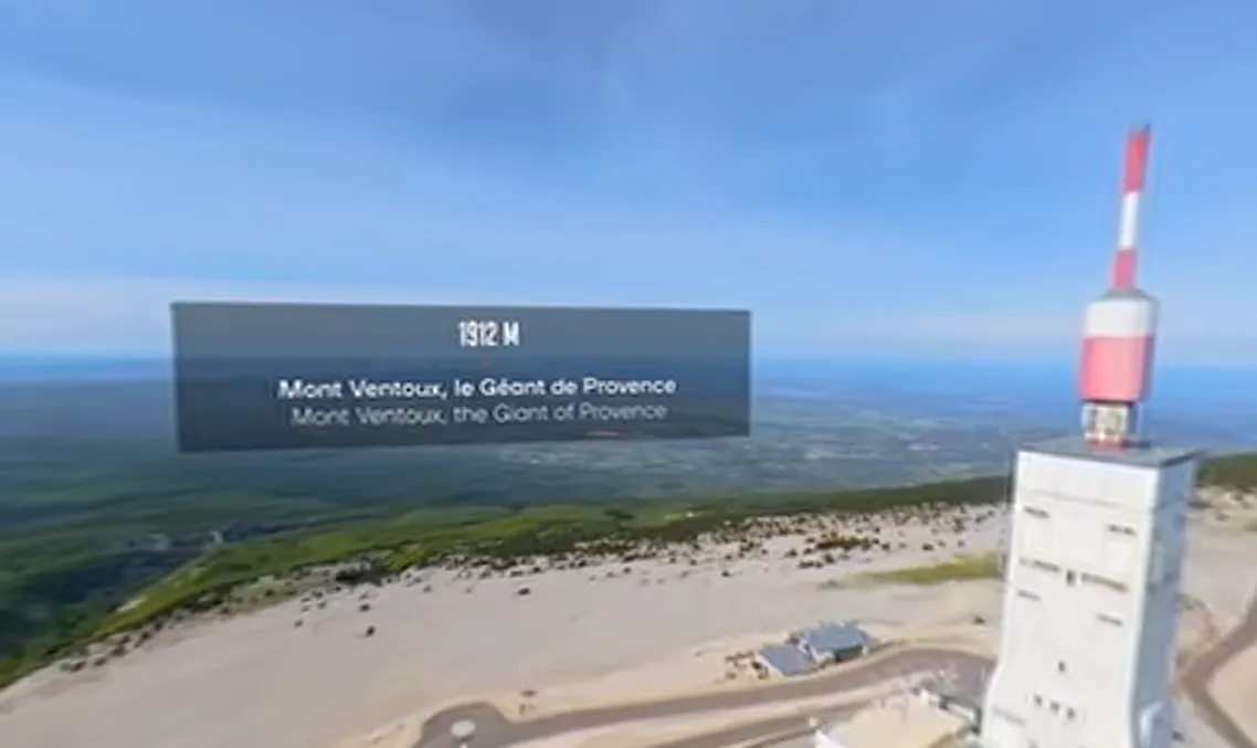 L'image montre l'observatoire sur le mont Ventoux et l'étiquette de localisation