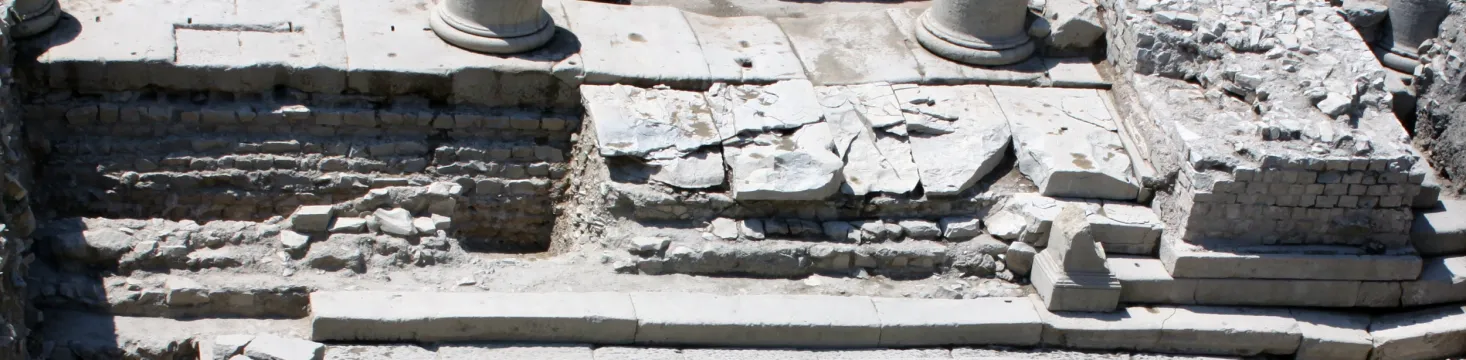 Fouilles du forum de Vaison-la-romaine