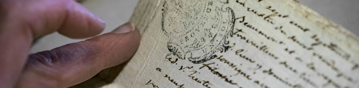 Document provenant des fonds conservés par les Archives départementales de Vaucluse [cour de justice d'Ancien Régime 18e s. ?]