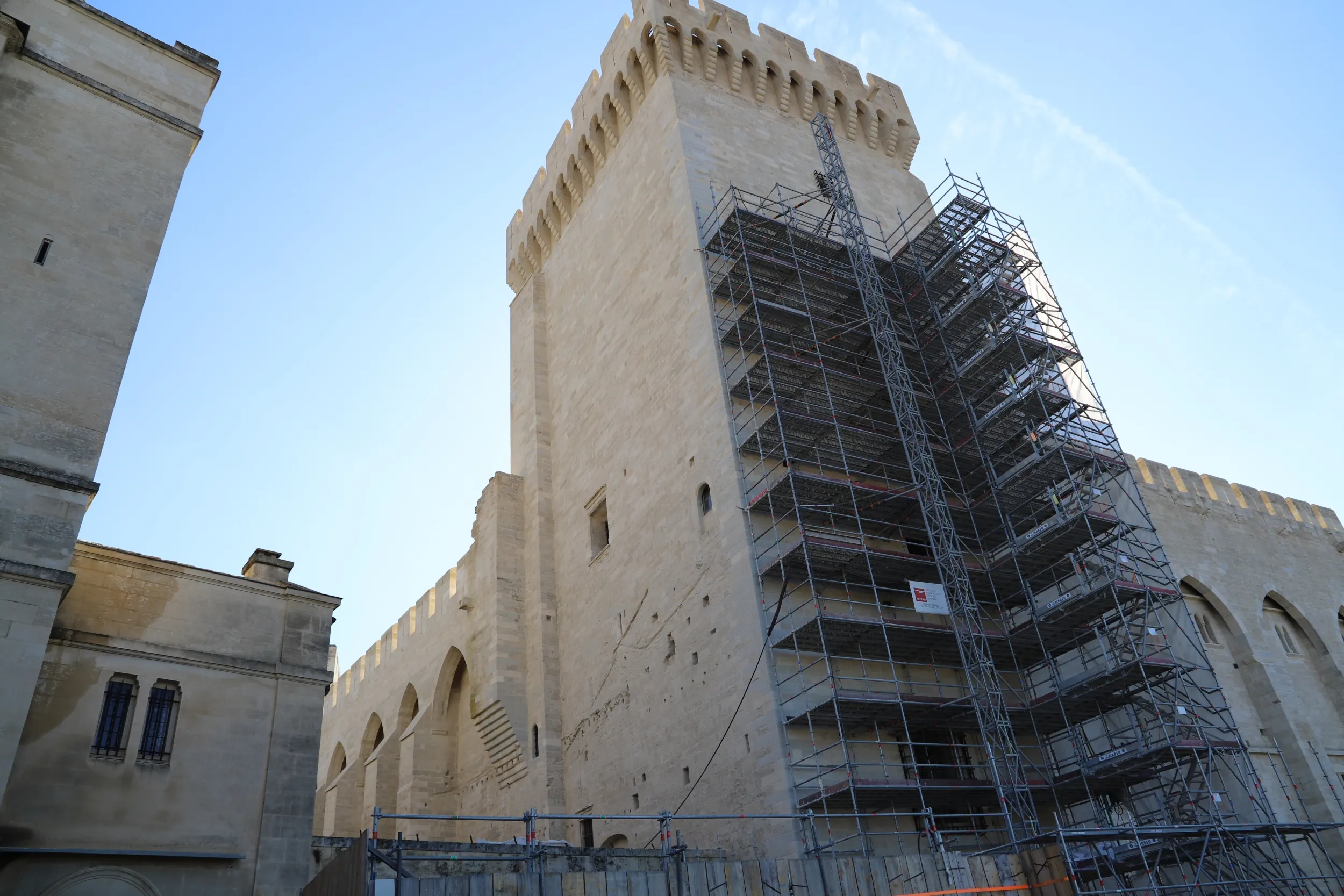 Vue de la Tour de la Campane du Palais des Papes