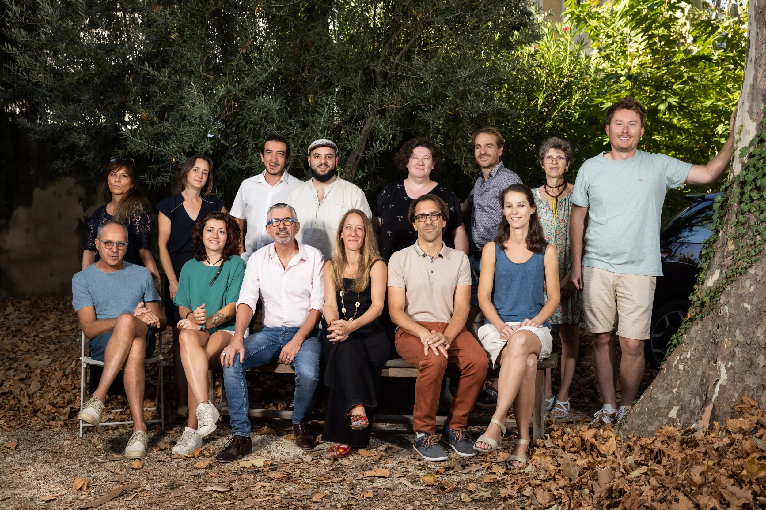 Photo d'un groupe de 14 personnes