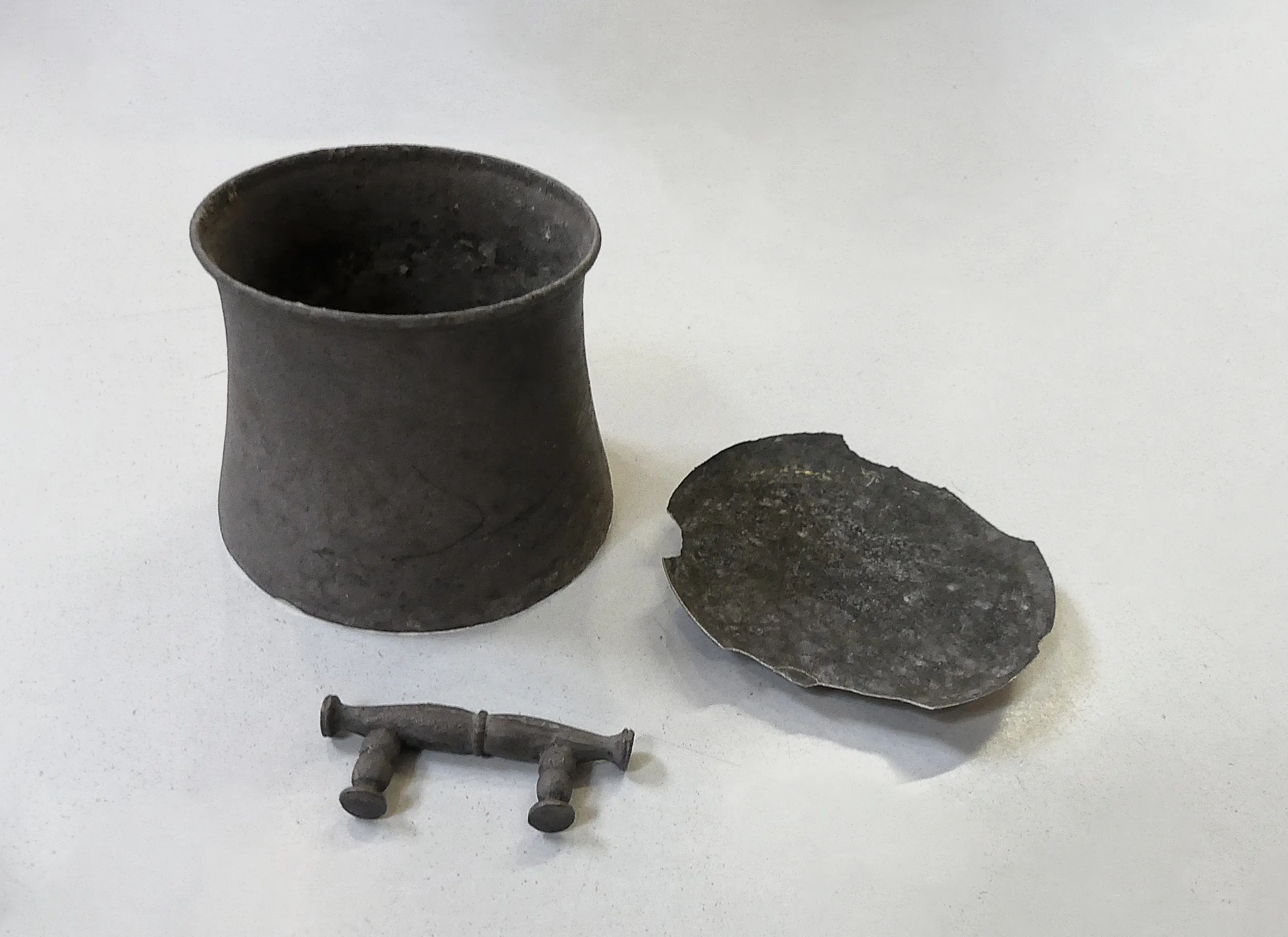Gobelet en argent et sa anse